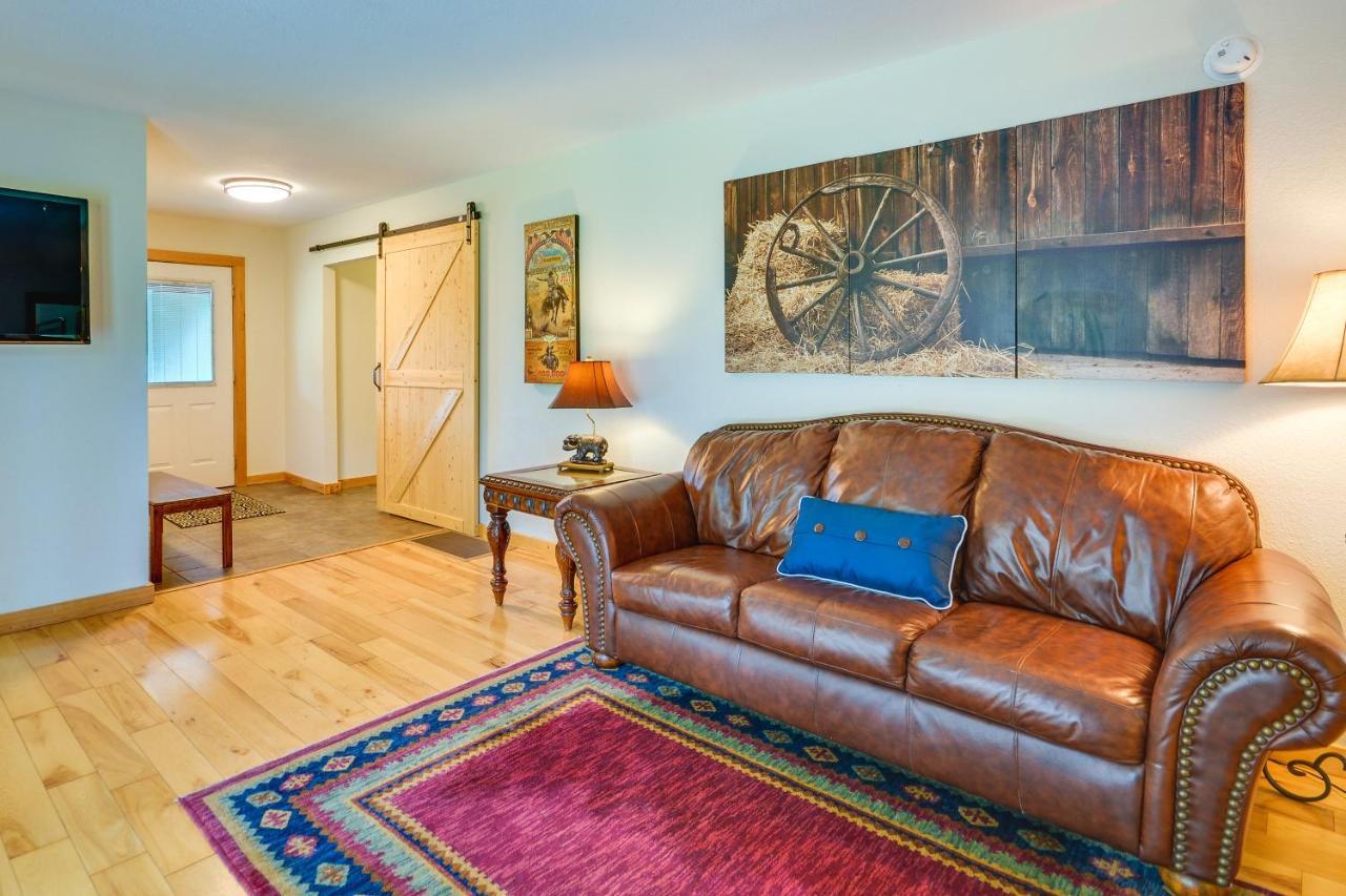 Dog-Friendly Red Lodge Home With On-Site Pond! Exterior photo