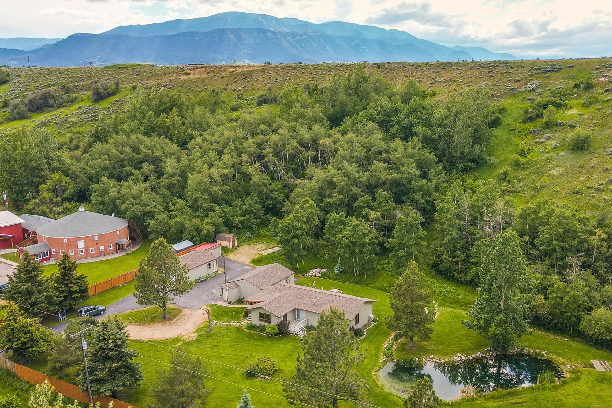 Dog-Friendly Red Lodge Home With On-Site Pond! Exterior photo